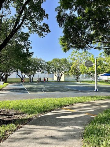 7250 SW 94th Pl B6, Miami, FL 33173