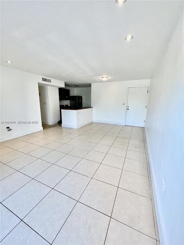 7250 SW 94th Pl B6, Miami, FL 33173