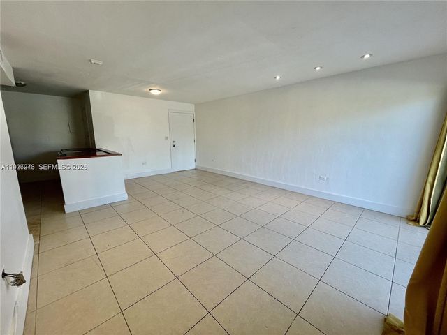 7250 SW 94th Pl B6, Miami, FL 33173