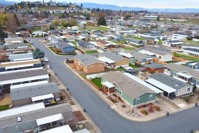 4729 S Pacific Highway UNIT 12, Phoenix, OR 97535