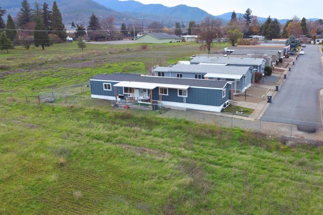 4729 S Pacific Highway UNIT 12, Phoenix, OR 97535