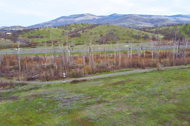 4729 S Pacific Highway UNIT 12, Phoenix, OR 97535