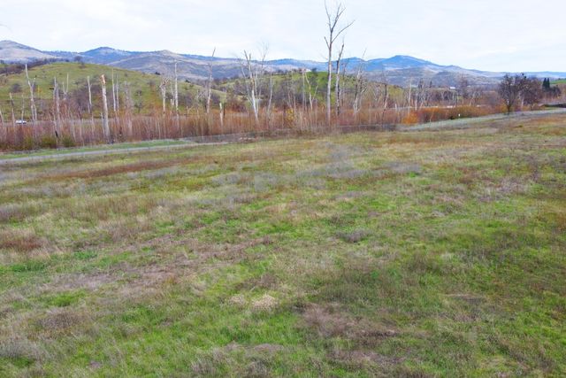 4729 S Pacific Highway UNIT 12, Phoenix, OR 97535