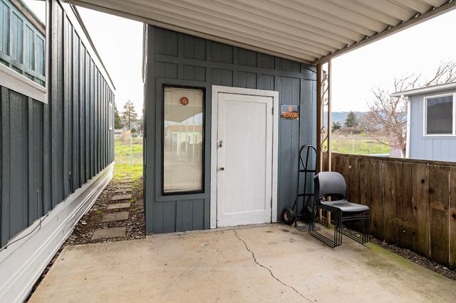 4729 S Pacific Highway UNIT 12, Phoenix, OR 97535