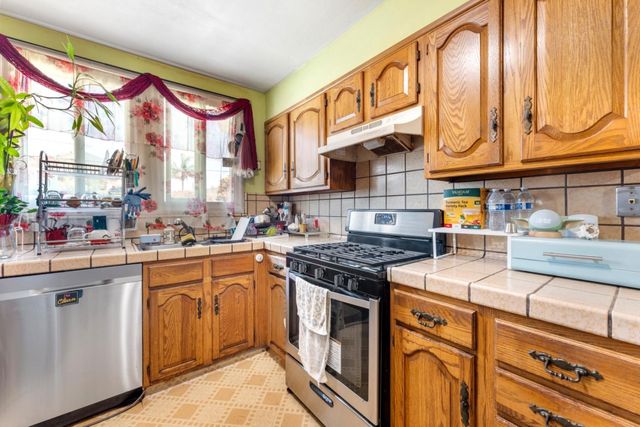 123 Gardenia Way, East Palo Alto, CA 94303