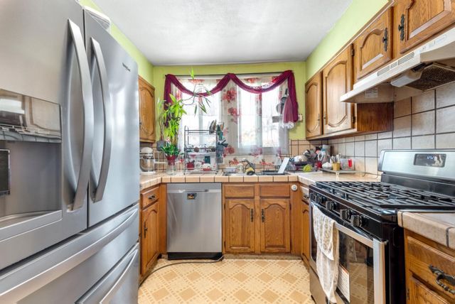 123 Gardenia Way, East Palo Alto, CA 94303