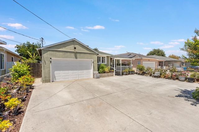 123 Gardenia Way, East Palo Alto, CA 94303