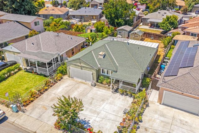 123 Gardenia Way, East Palo Alto, CA 94303