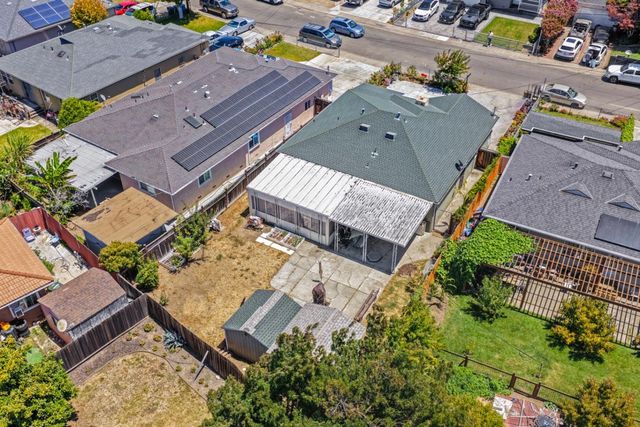 123 Gardenia Way, East Palo Alto, CA 94303