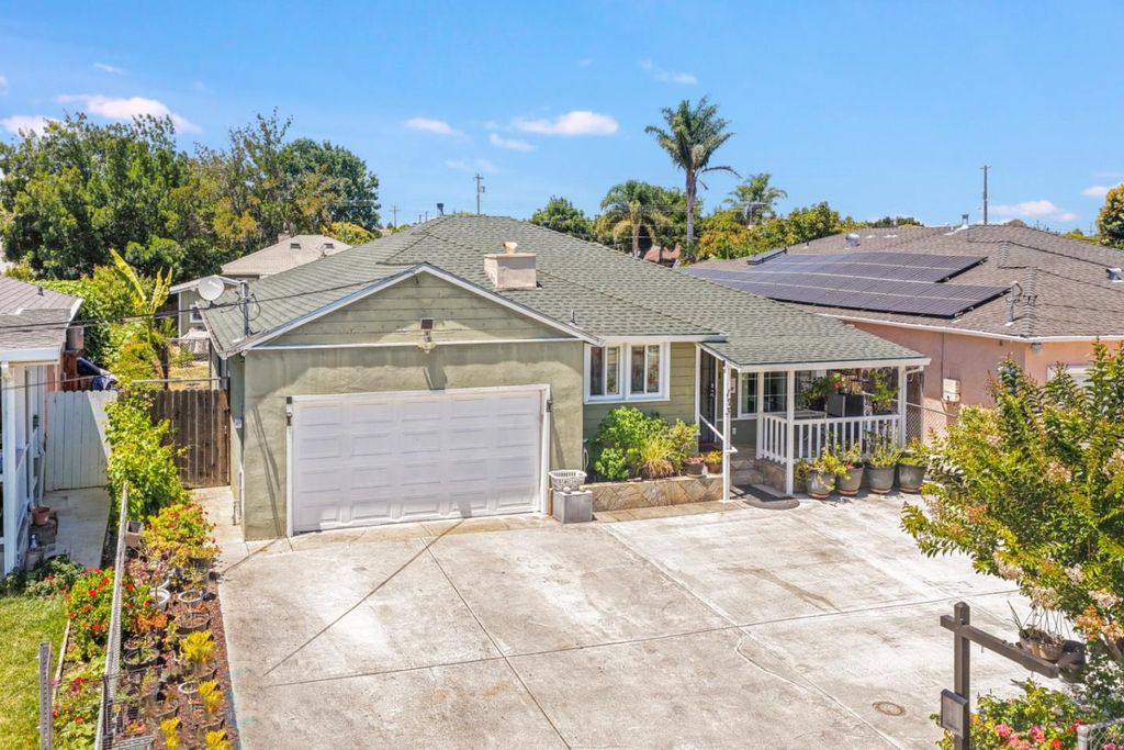 123 Gardenia Way, East Palo Alto, CA 94303