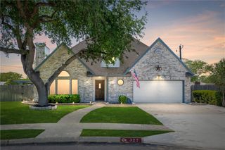 327 Sea Gate Dr, Portland, TX 78374