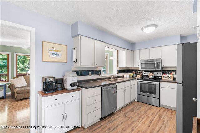 2315 E Provincial House Drive, Lansing, MI 48910