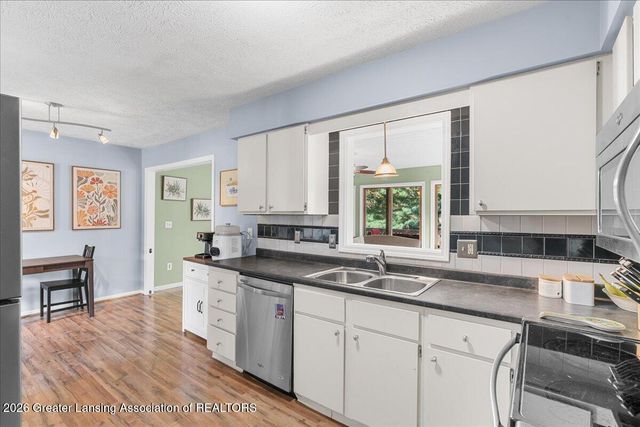 2315 E Provincial House Drive, Lansing, MI 48910