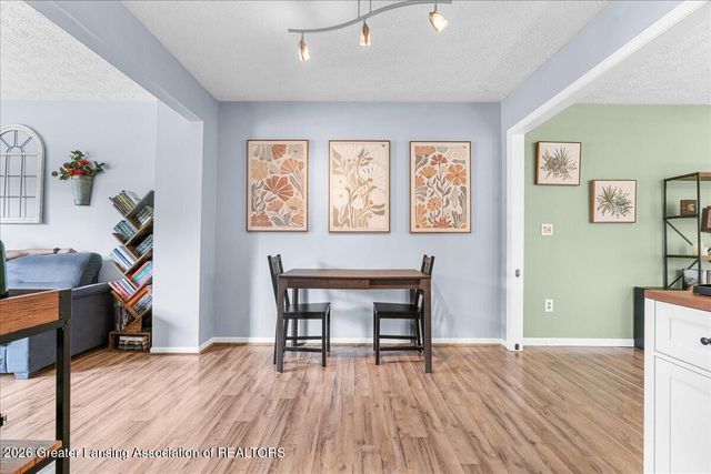 2315 E Provincial House Drive, Lansing, MI 48910