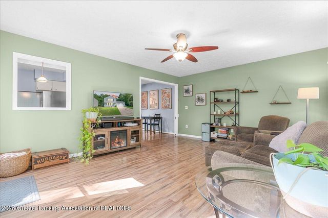 2315 E Provincial House Drive, Lansing, MI 48910