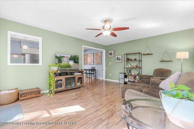 2315 E Provincial House Drive, Lansing, MI 48910