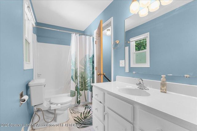 2315 E Provincial House Drive, Lansing, MI 48910