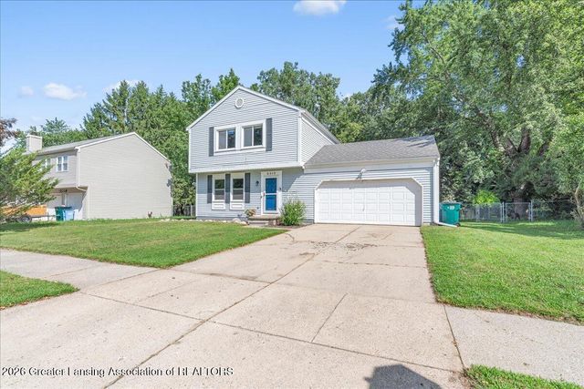 2315 E Provincial House Drive, Lansing, MI 48910