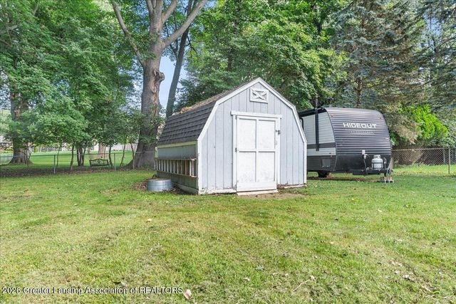 2315 E Provincial House Drive, Lansing, MI 48910