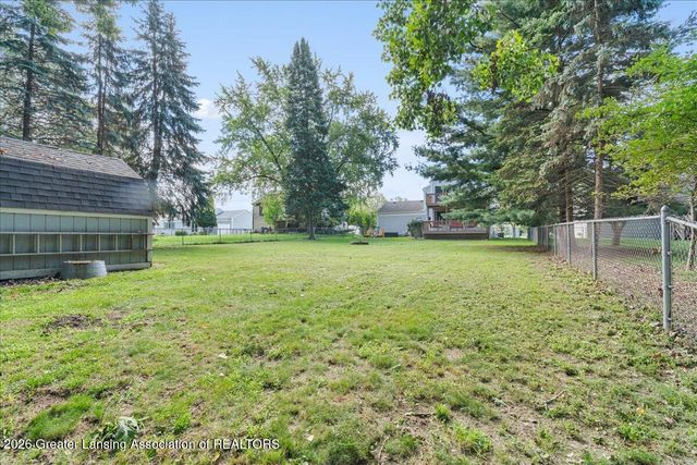 2315 E Provincial House Drive, Lansing, MI 48910