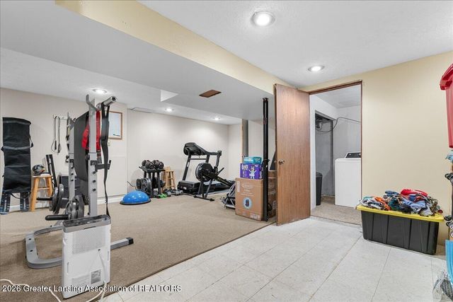 2315 E Provincial House Drive, Lansing, MI 48910
