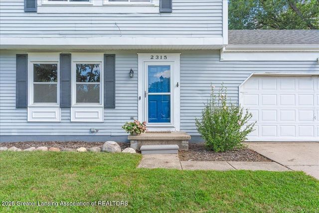 2315 E Provincial House Drive, Lansing, MI 48910