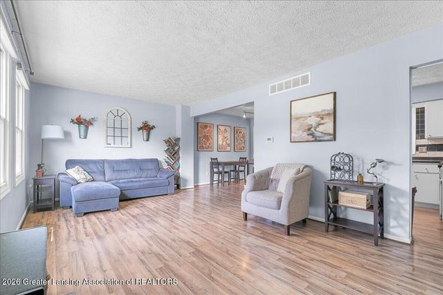 2315 E Provincial House Drive, Lansing, MI 48910