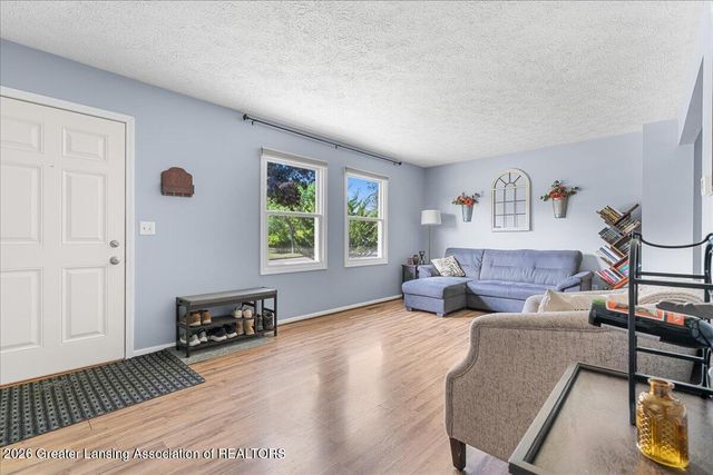 2315 E Provincial House Drive, Lansing, MI 48910