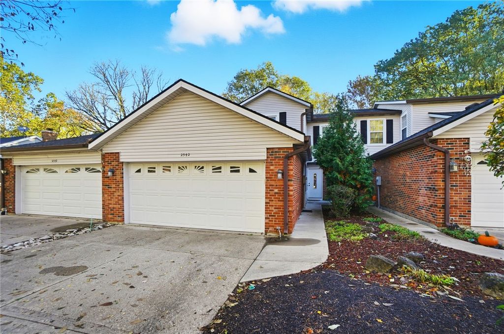 2542 Valais Court, Sugarcreek Twp, OH 45458