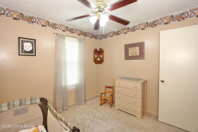 1246 Gail Dr, Jeffersonville, IN 47130