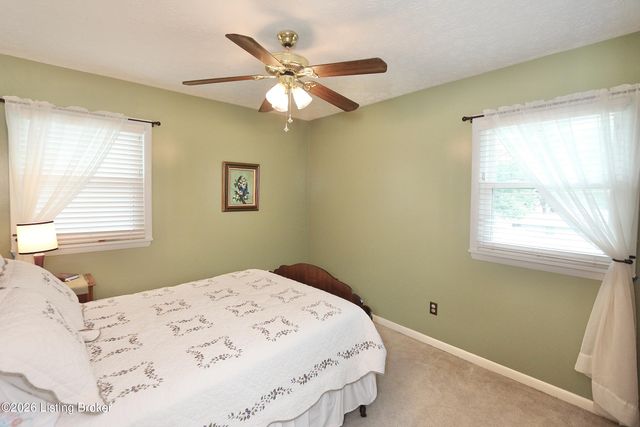1246 Gail Dr, Jeffersonville, IN 47130