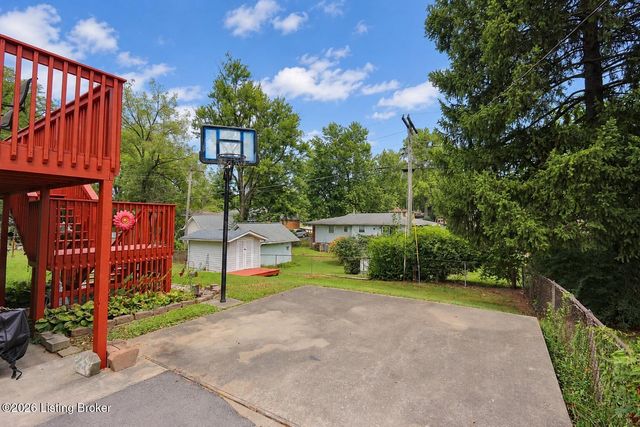 1246 Gail Dr, Jeffersonville, IN 47130