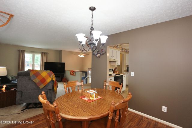 1246 Gail Dr, Jeffersonville, IN 47130