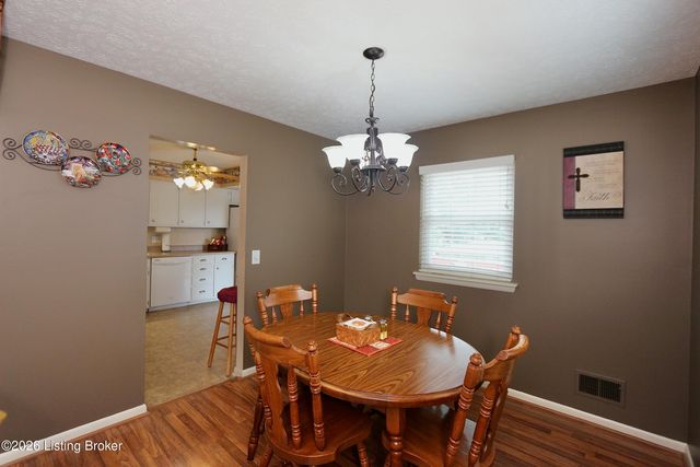 1246 Gail Dr, Jeffersonville, IN 47130