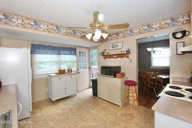1246 Gail Dr, Jeffersonville, IN 47130