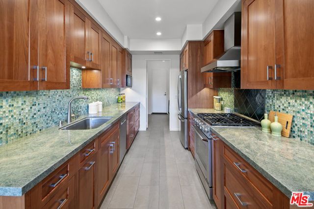 1506 S Bentley Avenue 308, Los Angeles, CA 90025