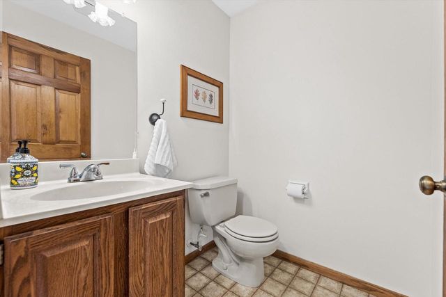 N106W16330 Fieldstone PASS, Germantown, WI 53022