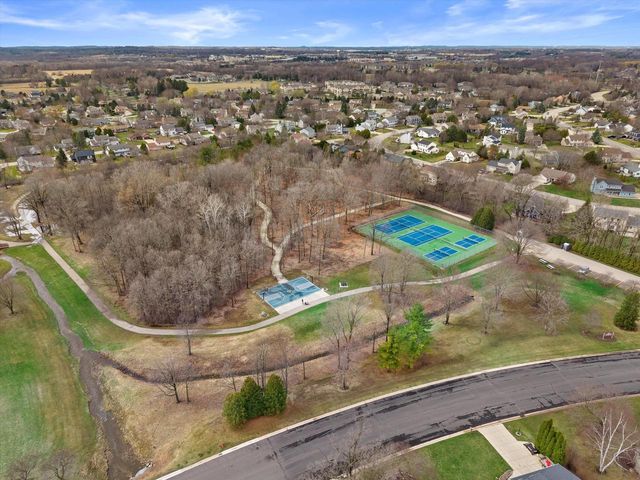 N106W16330 Fieldstone PASS, Germantown, WI 53022