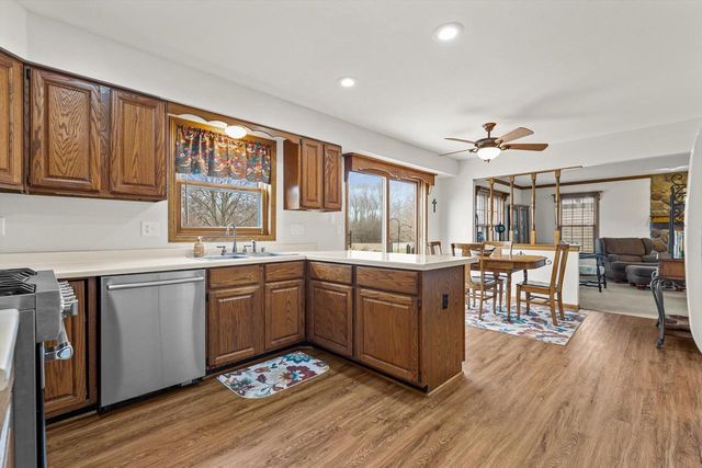 N106W16330 Fieldstone PASS, Germantown, WI 53022
