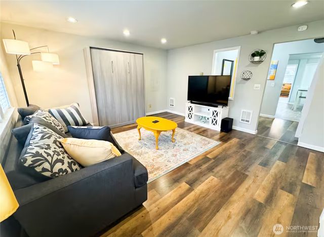 2710 N Washington Street, Tacoma, WA 98407