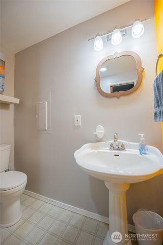 2710 N Washington Street, Tacoma, WA 98407