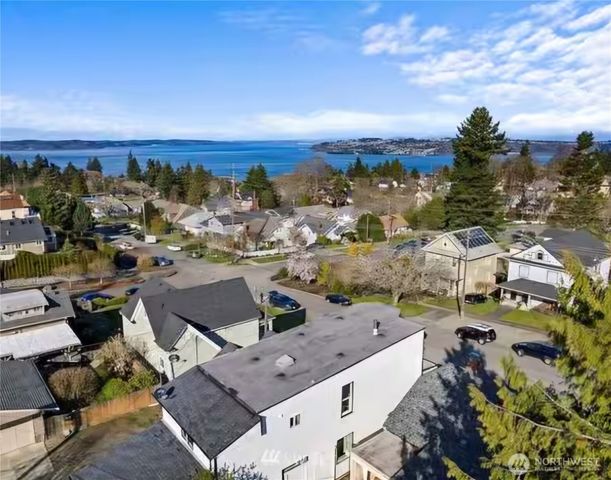 2710 N Washington Street, Tacoma, WA 98407