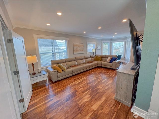 2710 N Washington Street, Tacoma, WA 98407