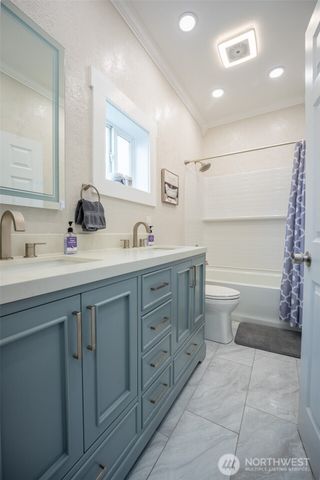 2710 N Washington Street, Tacoma, WA 98407