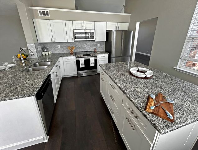 2951 Chanute Drive, Grand Prairie, TX 75052