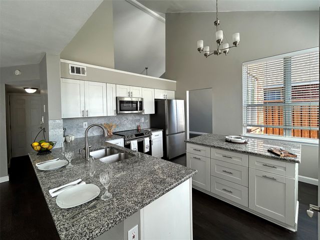 2951 Chanute Drive, Grand Prairie, TX 75052