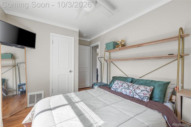 25274 Colgate Street, Dearborn Heights, MI 48125