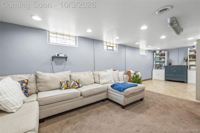 25274 Colgate Street, Dearborn Heights, MI 48125