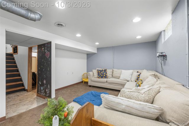 25274 Colgate Street, Dearborn Heights, MI 48125