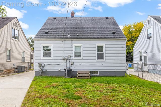 25274 Colgate Street, Dearborn Heights, MI 48125